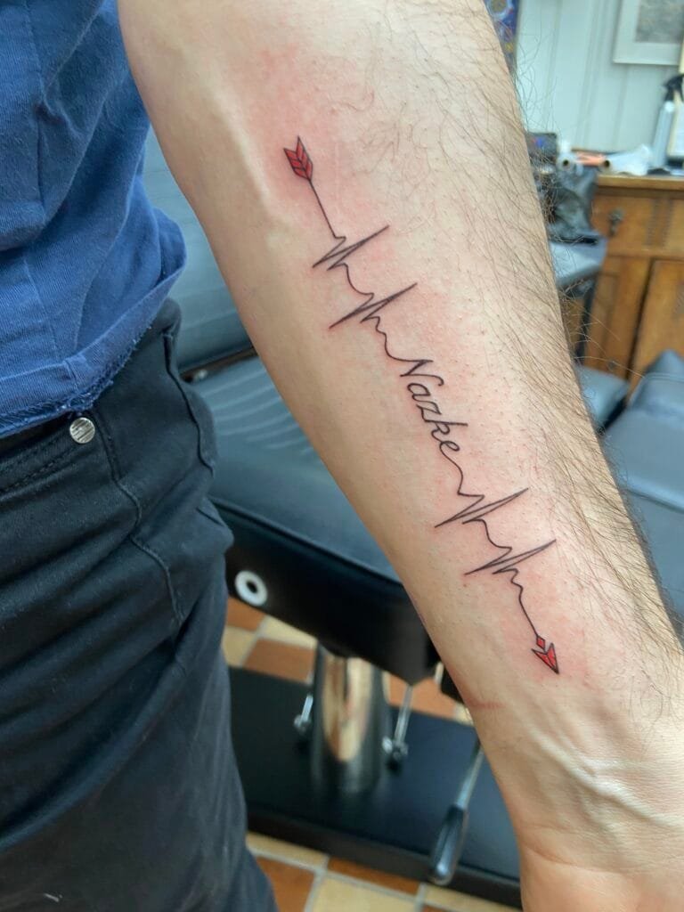 tattoo-fineline-groningen-artists-afspraak-best-beoordeeld-studio-vrouw