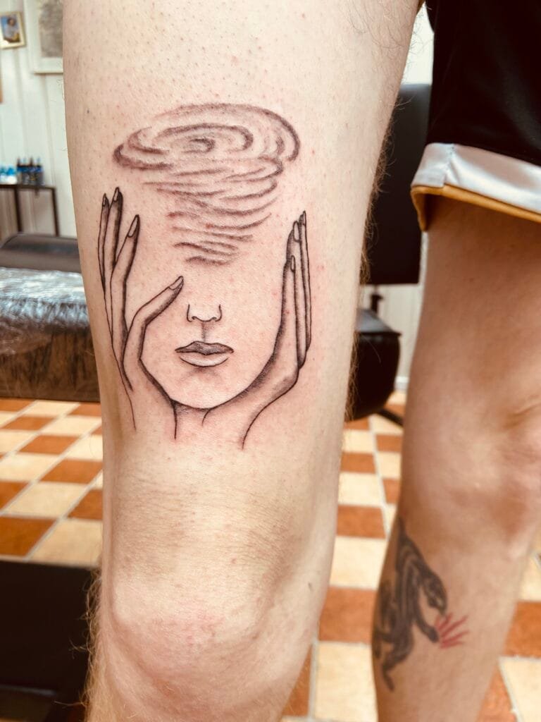 tattoo-fineline-groningen-artists-afspraak-best-beoordeeld-studio-vrouw
