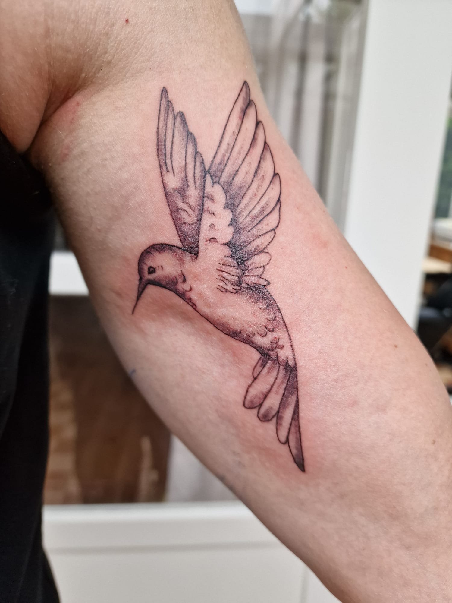 tattoo-fineline-groningen-artists-afspraak-best-beoordeeld-studio-vrouw